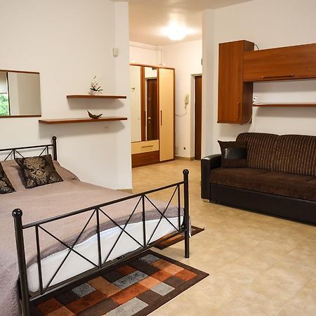 Modern Apartment Near City Center Клуж-Напока Экстерьер фото